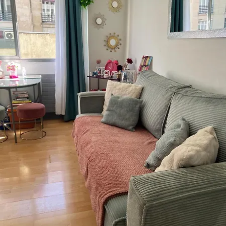 Pres Des Champs Elysees Appartement Parijs
