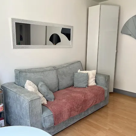 Pres Des Champs Elysees * باريس